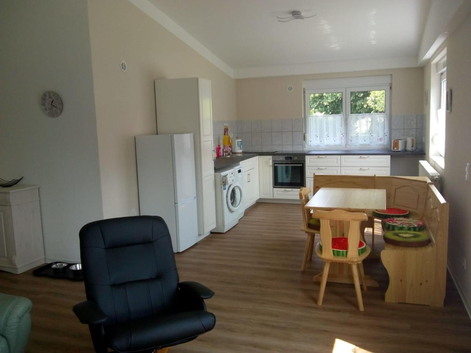 Behaglicher Bungalow Fuer Mensch Und Hund Barkhagen Esterno foto