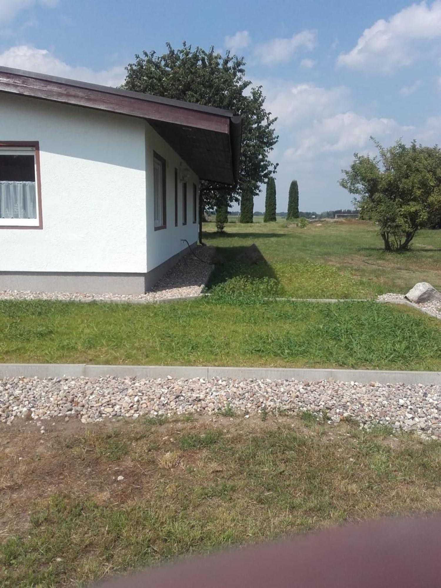 Behaglicher Bungalow Fuer Mensch Und Hund Barkhagen Esterno foto