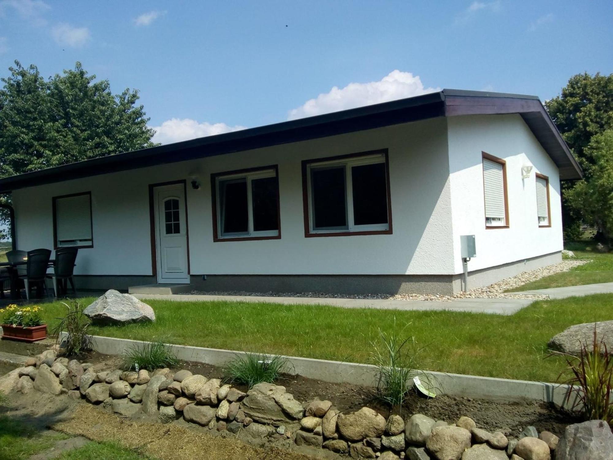 Behaglicher Bungalow Fuer Mensch Und Hund Barkhagen Esterno foto